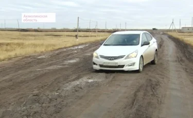 Жители села Кажымукан Акмолинской области жалуются на бездорожье 