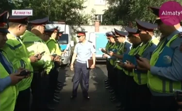 В Алматы создали спецгруппы для изучения кадров с видеожетонов полицейских