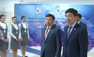 В Алматы прошел конкурс среди выпускников школ на лучшие творческие проекты