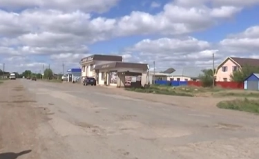 В ЗКО люди сами стали ремонтировать дороги
