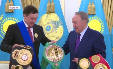 GGG Қазақстан Президентіне чемпиондық белдіктерін сыйға тартты 