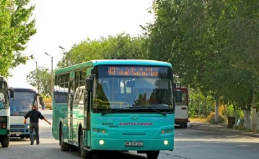 Қарағандыда зейнеткерлердің жол жүру билеттерін алмастырып жатыр