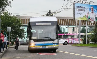 Алматыда автобустар көшедегі жағдайды видеоға түсіріп алатын болды