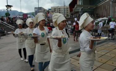 Кулинарная битва шеф-поваров состоялась в Алматы