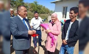 Түркістан облысында дүниеге келген үшемнің отбасына үй берілді 