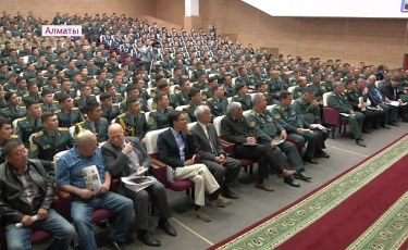 Алматыда генерал-лейненант Мәлік Сапаровты еске алу шарасы өтті