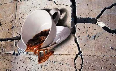 «Кесені ыстық шаймен бетіме лақтырды»: қызылордалық келін енесінен көрген қорлығын айтты