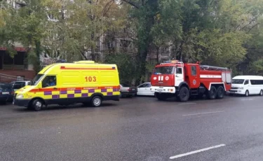 Алматыда Жұбанов көшесі қоршауға алынды