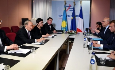 Нурсултан Назарбаев встретился с Эмманюэлем Макроном