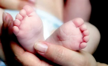 Хэллоуин қарсаңында бес айлық қызды асқан қатігездікпен өлтіріп кетті