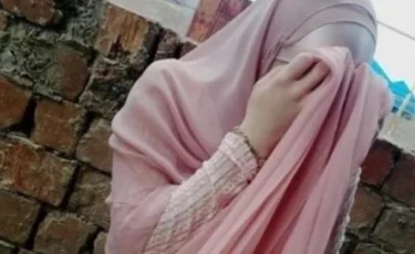 Алматыда жоғалып кеткен хиджабтағы қыз ажырасқан ер адамнын жанынан табылды