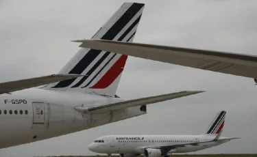 Париж әуежайында екі ұшақ соқтығысты