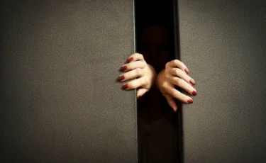 Теміртауда әйелді лифт ішінде өлтіріп кетті