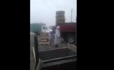 Түркістан облысында куәгерлер мас күйінде жүрген «молданы» камераға түсіріп алды (видео)