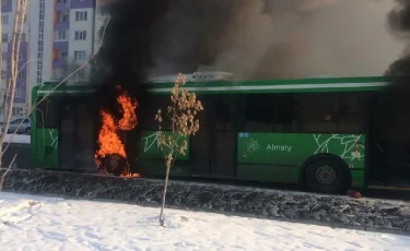 Автобус өртенгенде салонда жолаушылар болмаған - Алматыэлектротранс