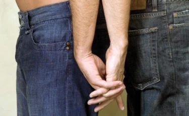 Танымал актердің ұлы қызтеке екенін мойындады