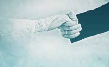 Мүгедек жігітке тұрмысқа шыққан бойжеткенге жұрт сүйсінді 