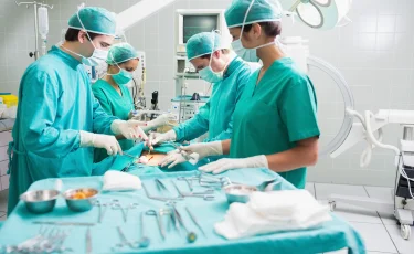 30 жастағы қазақ қызы тікелей эфирде пластикалық ота жасатқан мүсінін көрсетті (видео)