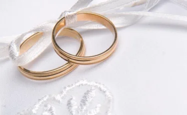 Қатты қайғырған жігіт қайтыс болған сүйіктісінің мүрдесіне үйленді (видео)