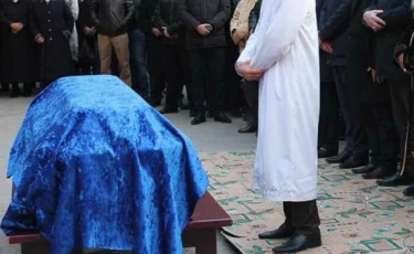 Имам: Біз өз-өзіне қол жұмсаған адамдарға ақыл-есі дұрыс емес адамның дұғасын, жаназасын оқимыз