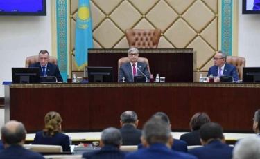 Первый закон о кино и контрабанду товаров из Китая обсудили сенаторы 