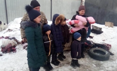 Ақтөбеде үй өртеніп, көпбалалы отбасы далада қалды