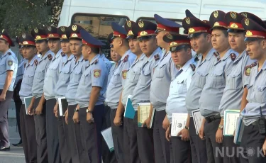 Полицейским в Казахстане повысят зарплату