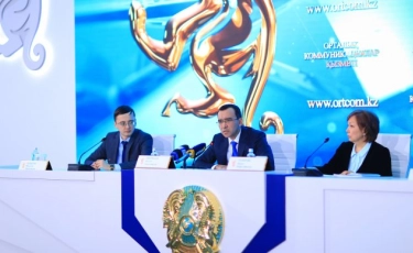 Казахстанцам, нуждающимся в помощи, помогут в "Nur Otan" - новый проект "Халыққа көмек"