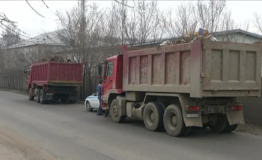 Алматыда жабындысыз жүрген жүк көліктеріне жаппай айыппұл салына бастады