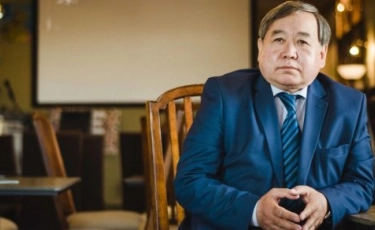 Документы в ЦИК сдал первый кандидат в президенты