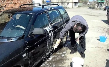 Как наказывают в Уральске за мытье авто в неположенном месте (видео)