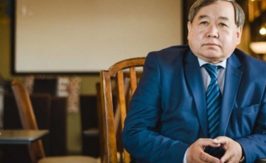 Кандидат в президенты Садыбек Тугел сдал экзамен на знание госязыка - что о нем известно?