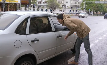 «Өмірге қауіпті»: Алматыда жекеменшік такси жүргізушілерінен зардап шегетіндер саны көбейді