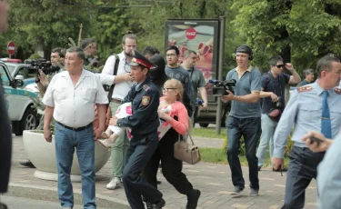 Митинг кезінде 4 мыңға жуық адамның ұсталғаны белгілі болды 