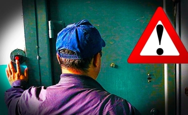 Өскеменде су арнасының "қызметкері" зейнеткердің 2 миллион теңгесін тонап кетті  
