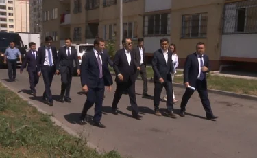 Аким Алматы совершил свой первый объезд