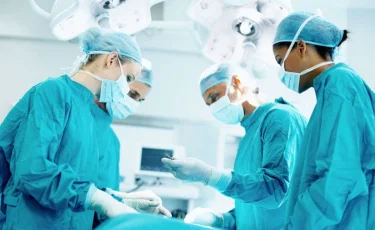 Алматыға санавиациямен жеткізілген арыстық келіншекке екінші ота жасалды