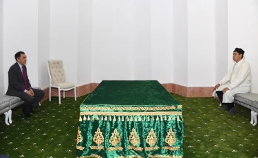 Алматы әкімі Райымбек бабаның кесенесіне барып, құран бағыштады (фото)