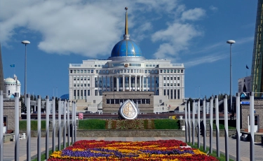 Кайрат Нурпеисов освобожден от должности руководителя представительства Президента РК в Парламенте  