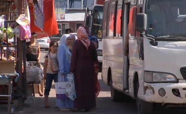 Женщина выпала из автобуса в Алматы и скончалась: подробности трагедии