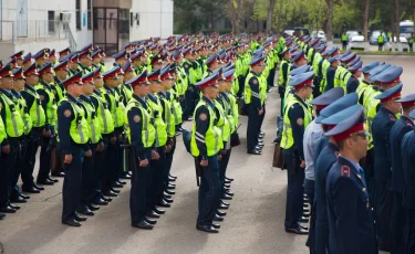Алматы полицейлері шетелдік мамандардан шеруге шыққан халықпен тілтабысуды үйренбек