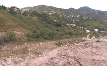 Қарғалы өзені арнасына түсті:  қала әкімі Алматы үстіртіндегі көлдерді тікұшақпен шолып қайтты