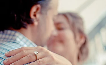 Жалғызбасты еркектерді сазға отырғызған алаяқ әйелге іздеу салынады