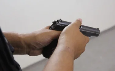 Теміртауда экс-полицей намысына тиген адамды атып өлтірді