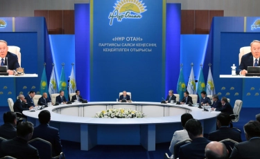Необходимо усилить борьбу с коррупцией и снизить нагрузку с МСБ - Назарбаев