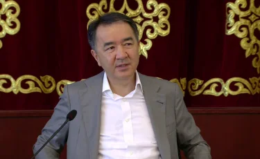 «Ескі үйлер сүріледі»: Бақытжан Сағынтаев Алмалы ауданының тұрғындарымен кездесті