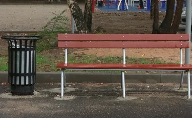 Массовая кража урн произошла в одном из микрорайонов Алматы