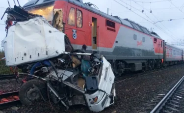 Соңғы екі жылда қанша автобус пен пойыз соқтығысқан?