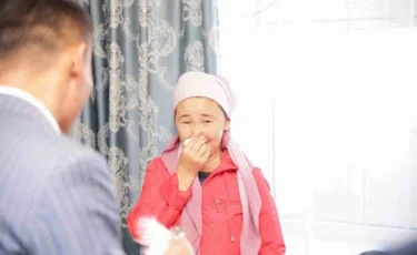 Қанат Ислам көпбалалы анаға елордадан екі бөлмелі пәтер алып берді (видео)