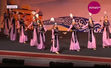 Әуезов ауданында ұстаздар марапатталды